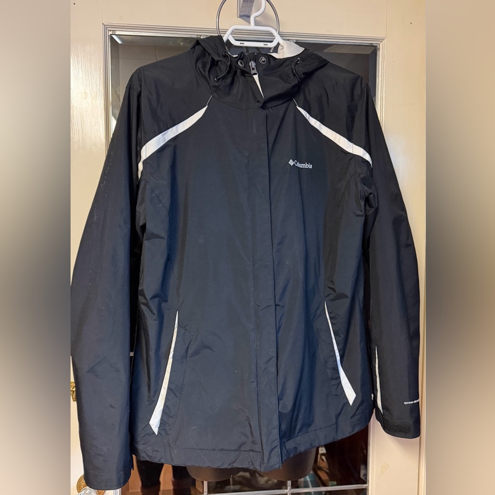 Columbia Windbreaker Jacket Black and White XL